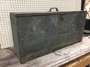lot 114 image: Antique Carpenters Hand Saw Tool Box