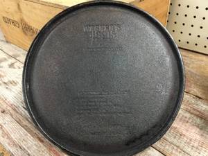lot 127 image: Vintage Wagners 10 14 Griddle