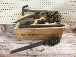 lot 124 image: Vintage Iron Tools