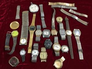 lot 157 image: Group Vintage Mens Watches - Parts - Restore