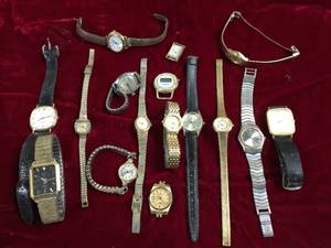 lot 159 image: Group Vintage Womens Watches - Parts - Restore