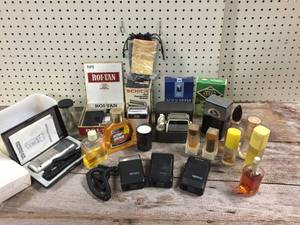lot 173 image: Group Vintage Electric Shavers - After Shave - Cologne