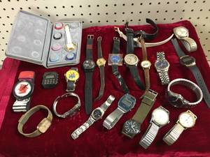 lot 191 image: Vintage Mens - Character - Novelty - Womens Wristwatches