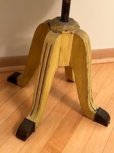 lot 17 image: Fun Vintage Painted Stool