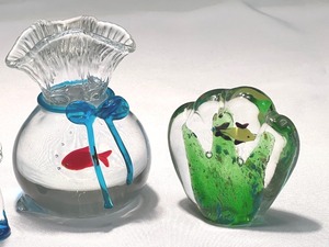 lot 23 image: Decorative Fish Themed Items