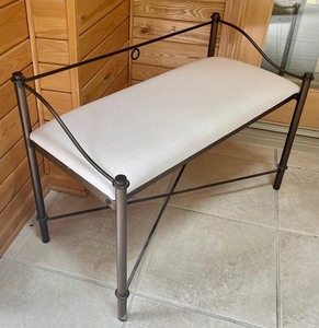lot 76 image: Lovely Upholstered Metal Bench