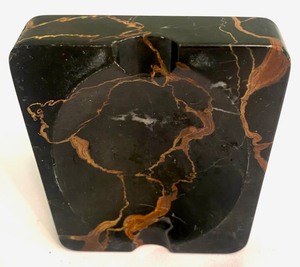 lot 97 image: 4 Magnificent Marble Ashtrays
