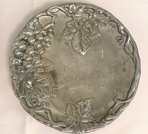 lot 101 image: Variety of Petite Serving Plates