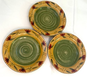lot 86 image: Pier 1 Lizabeth Dishware