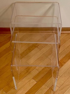 lot 44 image: Set of Three Nesting Lucite Tables