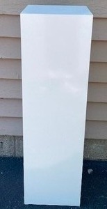 lot 175 image: White Wooden Hollow Pillar