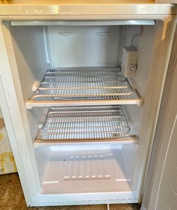 lot 180 image: Magic Chef Mini Freezer