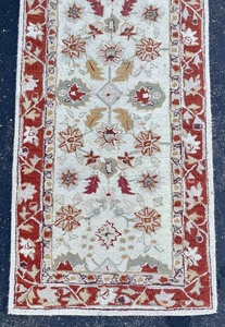lot 181 image: Safavieh Chelsea 100% Wool Pile Runner