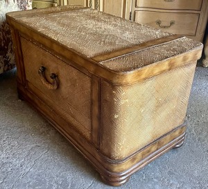 lot 183 image: Wonderful Wicker Accent Table with a Drawer