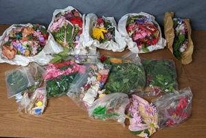 lot 162 image: Large Assortment of Artificial Flowers - Z