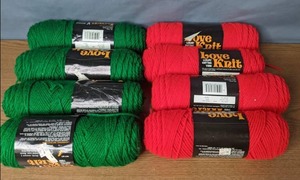 lot 164 image: Set of (8) Love Knit Luxury Kitting Yarn Red & Green - Z
