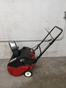 lot 90 image: MTD Yard Machines Single-Stage (21) 4.5-HP Electric Start Snow Blower - Z