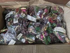 lot 94 image: Assortment of Artificial Woodland Pinecone Ornaments - Z