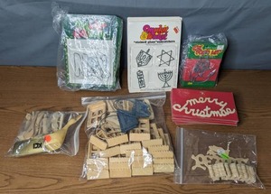 lot 153 image: Lot of Makit & Bakit Stained Glass Suncatchers and Paintable Wooden Ornaments - Z