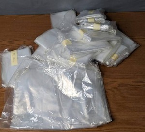 lot 81 image: Large Lot of Plastic Bags, Various Sizes - Z