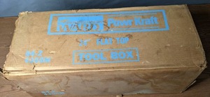 lot 82 image: Vintage Montgomery Ward Powr Kraft 24 Flat Top Tool Box - Z
