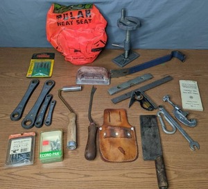 lot 85 image: Lot of Vintage Hand Tools and Hardware Craftsman, Harrington, Hanson and More - Z