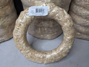 lot 119 image: NEW Set of 45 Straw 8 Wreaths - Z