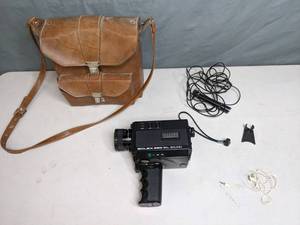 lot 102 image: Vintage Bolex 550 XL Sound Movie Camera with Case - Z