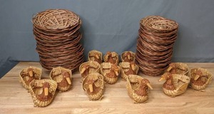 lot 174 image: Craft Supplies Round and Duck Baskets - Z
