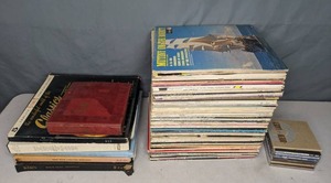 lot 210 image: Album Collection Josh Groban, House of Amazing Grace, Johnnys Greatest Hits - Johnny Mathis, His Hand in Mine by Elvis, - Z