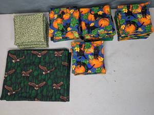 lot 218 image: Assortment of Potholders & Placemats Pumpkins w Black Cats, Trees w Eagles, & Holly - Z