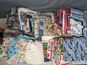 lot 232 image: Large Assortment of Fabric Americana, Christmas, Snoopy, Winnie the Pooh and Tigger Too, and More - Z