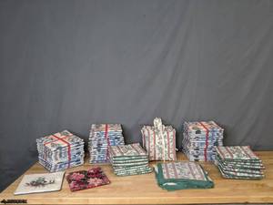 lot 285 image: Large Assortment of Fabric Pot Holders - Z