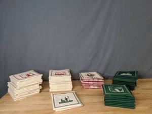 lot 287 image: Large Assortment of Fabric Pot Holders - Z