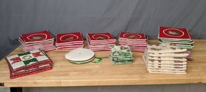 lot 290 image: Large Assortment of Fabric Pot Holders and Coasters - Z