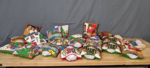 lot 221 image: Assortment of Unfinished Small Holiday Pillows - Z