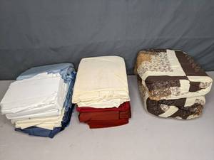 lot 341 image: Large Assortment of Solid and Printed Fabrics for Sewing Projects - Z