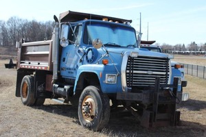 Ford L 8000 Dump Truck