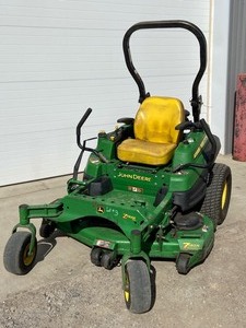 lot 3 image: John Deere ZTrak Pro Lawn Mower