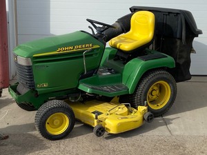 lot 4-B image: John Deere 345 Lawn Tractor