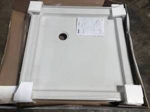 lot 31 image: Delta Classic 36 in. L x 36 in. W Corner Shower Pan Base with Corner Drain in High Gloss White good condition - review all pictures
