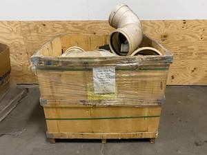 lot 9 image: Lot of Large Piping