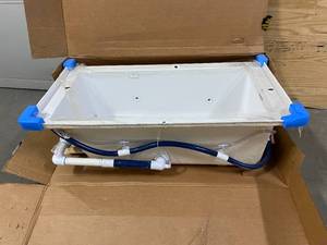 lot 11 image: Jacuzzi Linea 6032 Skirted Whirlpool Lh White White LNS6032WLR2XXWW