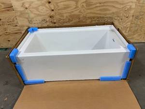 lot 13 image: JACUZZI Linea 60 x 32 Acrylic Soaking Bathtub for Alcove Installation with Right Hand Drain