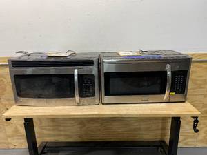 lot 50 image: FRIGIDAIRE Lot of 2 FFMV1645TS Microwaves