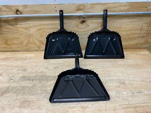 lot 56 image: Lot of 3-  Metal Dust Pans (12)