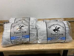 lot 77 image: POLO CLUB Lot of 4 StandardQueen Pillows
