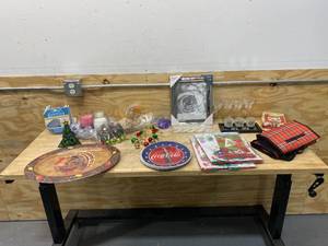 lot 93 image: Lot of Various Home Good Items