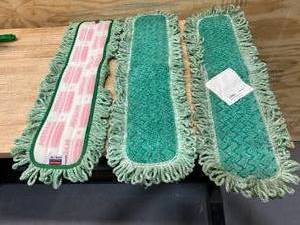 lot 125 image: RUBBERMAID Lot of 3- 24 Hygen Microfiber Dust Mops