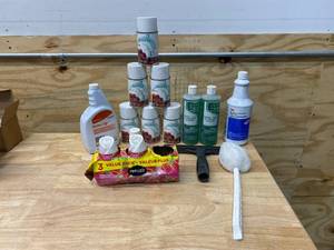lot 133 image: Lot of Miscellaneous Cleaning Products